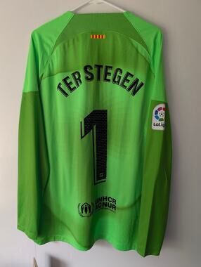 Barcelona Ter Stegen Goalkeeper Jersey XL NWT